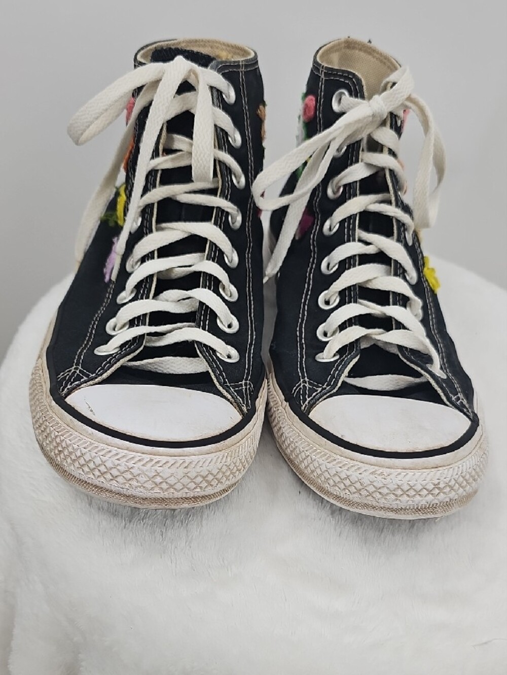 Converse Women' Black High-Top Sneakers with Multicolor Flower Embroidery Size 9 - Picture 4 of 7
